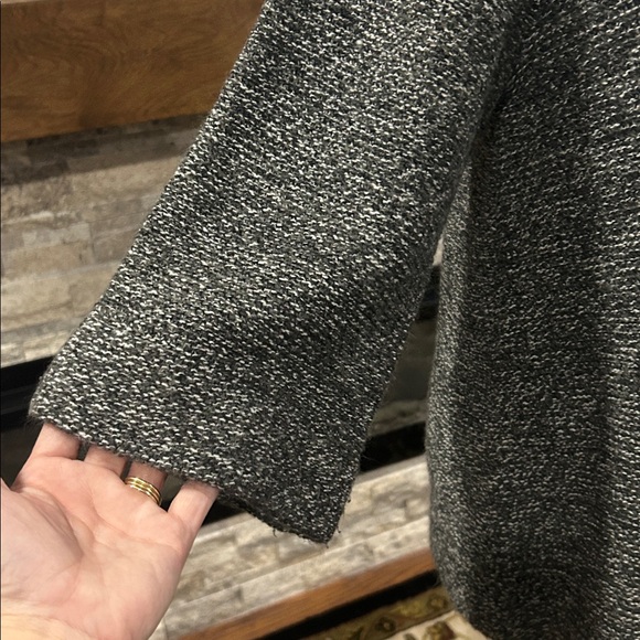 AB studio size small 2 button sweater/ cardigan perfect condition - Picture 3 of 6